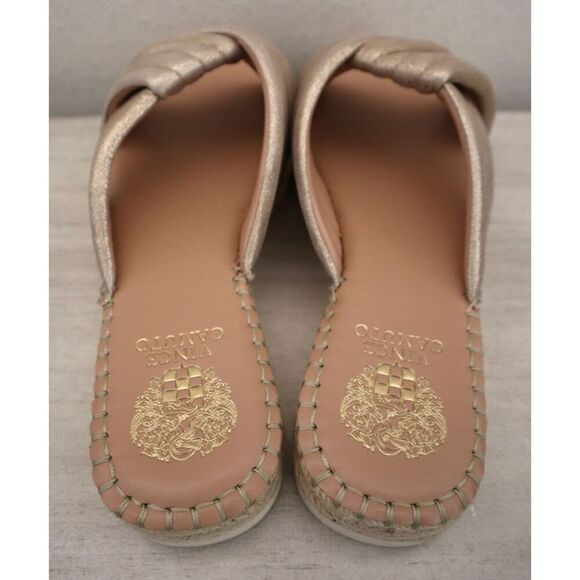 Vince Camuto WMN Sz 9W Beige/Egyptian Gold Channel-Quilted Melysa Leather Sandal - Picture 3 of 14